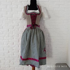 Landhaus Tyrol Dirndl