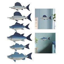 Hängende Fischskulptur