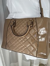 Mango Damen Umhängetasche Handtasche Schultertasche Lack Beige Sand Neu