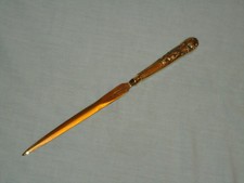 Goldgeprägter Brieföffner