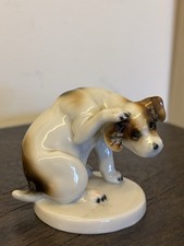 Porzellanfigur Sitzender Hund