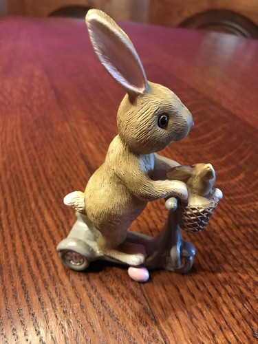 Osterhase mit baby auf roller - baby,