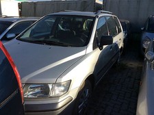 MITSUBISHI SPACE WAGON 2.4i SILBER SCHLACHTFEST ERSATZTEILE KAROSSERIE TÜR MOTOR