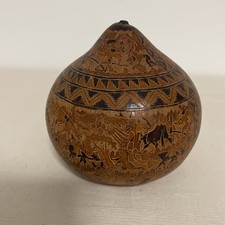 Kalebasse Peru Geschnitzt