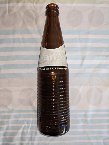 Alte fanta flaschen aus - alte, glas