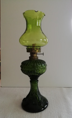 Petroleumlampe aus grünem