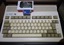 Commodore Amiga A600 inklusive Netzteil, + Turbokarte FURIA EC020 + 4 GB CF
