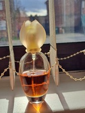 Vintage Display Chloe Narcisse