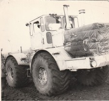 Foto Kirowez K 700 Traktor