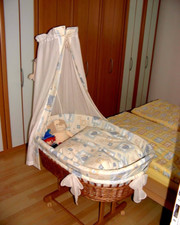 Wunderschöner Stubenwagen komplett zu verkaufen