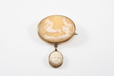 Q38X41- Kamee Brosche mit Gold 585 14kt Fassung 