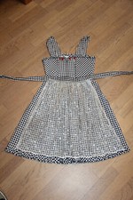 Dirndl mit Schürze von Rose