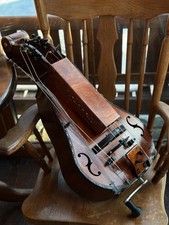 Neue akustische Drehleier 20