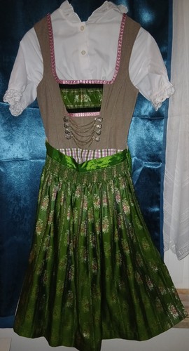 Dirndl leinen landhaus 32 - dirndl,