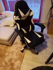 Gaming-Stuhl mit Fußstütze