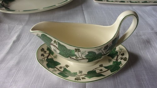 Wedgwood napoleon ivy sauciere - napoleon,