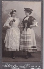 CDV - 2 Damen im Kostüm -