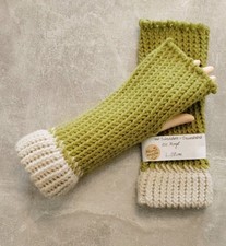 Paar Arm-Stulpen, grün-beige m. Daumenloch u. Bündchen 28cm Acryl Weich,dehnbar