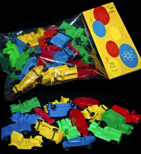 Manurba plastik autos - 16,