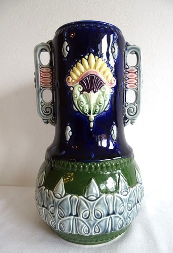Jugendstil majolika vase - jugendstil,