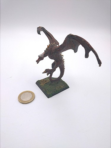 Lindwurm mit halber visage - halber,