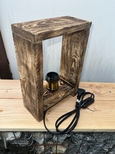 Rustikale Holzlampe –