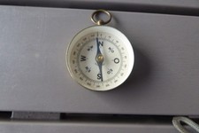 Alter einfacher Messing-Kompass