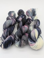 Handgefärbte Sockenwolle 100