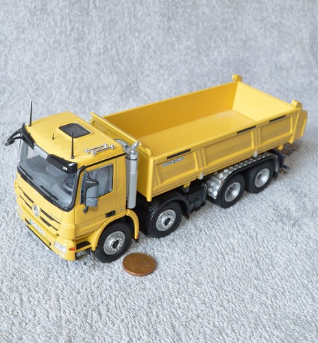 Nzg 741 mercedes benz - 1:50, 741/40