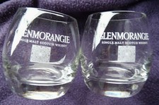 Glas,2, Glenmorangie, Single Malt Scotch Whiskey, transparentes Glas, weiße Aufs