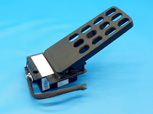 Stapler 51175578 gas pedal - jh,