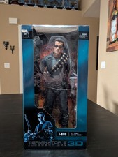 NECA TERMINATOR 2 T-800 3D 18"