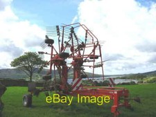Foto 6x4 A Kuhn Kreiselschwader bei Tyddyn Felin Trawsfynydd\/SH7035 Kuhn, a c2007