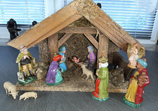 Weihnachtskrippe aus Holz Krippe mit 16 Figuren aus Plastik 70er Jahre Christus