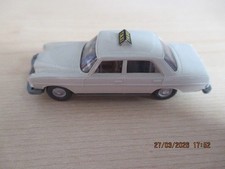Wiking Taxi Mercedes 200/8