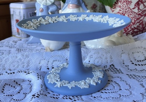 Wedgwood jasper ware cup cake - ware,