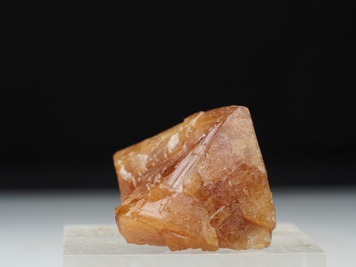 Scheelit tenkergin mine - scheelit,,