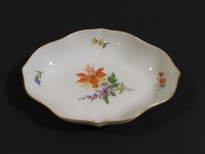 nm1/7b  Meissen Bunte Blume  kleine spitzovale Schale