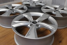 Original Audi Q5 80A Felgen in 7,0x19zoll et34 5x112 80A601025K Silber Gebraucht