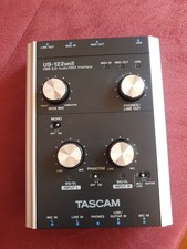 Tascam US-122 MK 2 24-Bit-Audio-/ MIDI-Interface für Windows und Mac-Rechner 