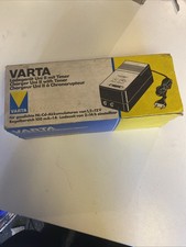 Ladegerät Uni II mit Timer des Herstellers VARTA 1,2-12V ,1-1A 1-10 Ni-Cd Zellen