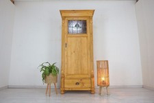 schöner Landhaus Hochschrank