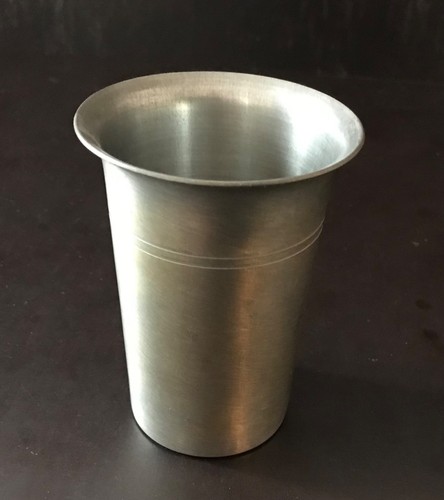 Zinnbecher mit