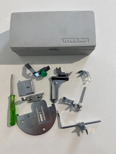 Alte riccar kunststoffdose - ,