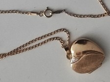 Halskette mit Herzanhänger