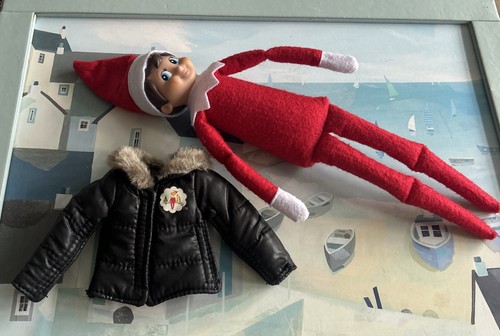 Elf the shelf - on,