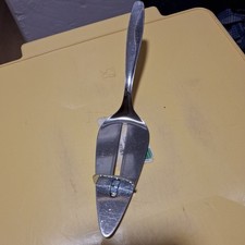 Tortenheber mit Abstreifer von