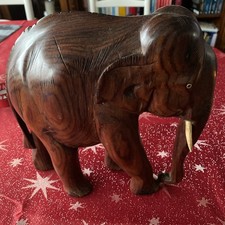 Elefant aus Holz, Afrika