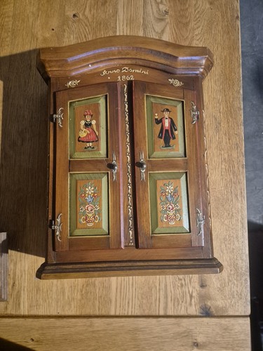 Puppenhaus kleiderschrank - puppenhaus,