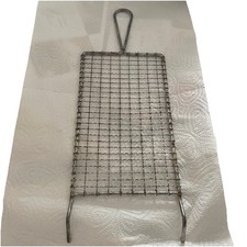 Omas Kartoffelreibe mit Griff und Füßen, manuelle Reibe für rohe Kartoffeln